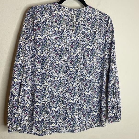 J. Crew x Liberty | Scalloped Detail Floral Long Sleeve Top Keyhole Back Size XS - Picture 9 of 9